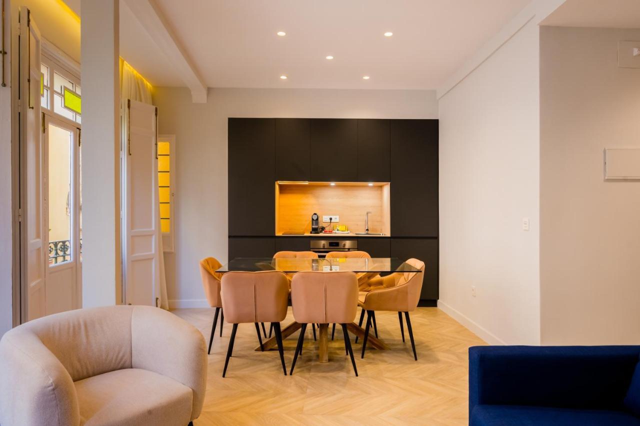 Elegant Apartment - 2 Bd 1 Bth - Center Sevilla Bagian luar foto